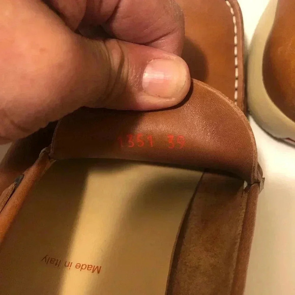 Prada tan color slipper. Great for skinny foot - Picture 12 of 12